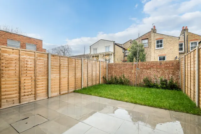 Railton Road, London, SE24, photo 2