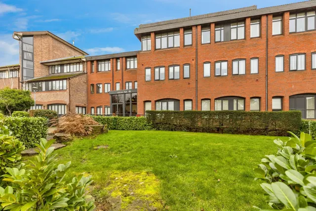 North Street, Horsham, RH12, photo 1