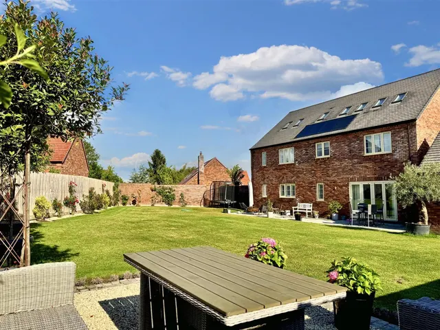 Leys Field, Oxhill, CV35, photo 1