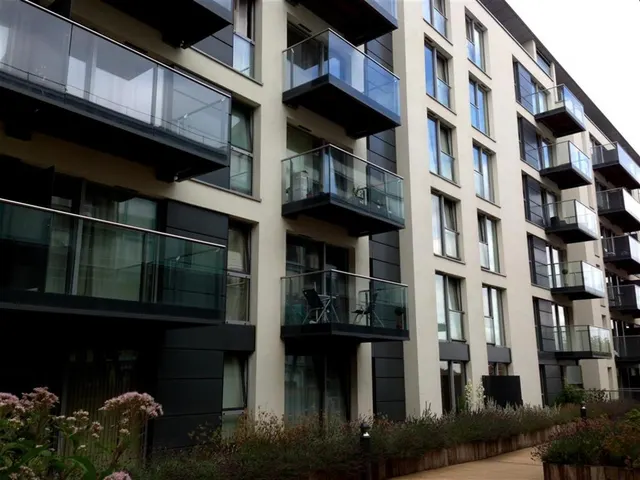 High Point Village, Hayes, UB3, photo 1