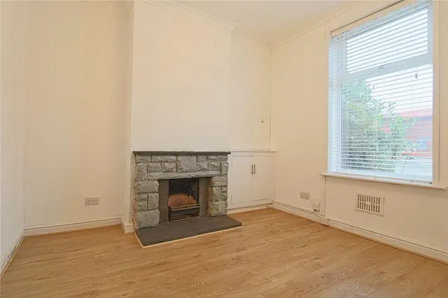 Stockport Road, Denton, M34, photo 2