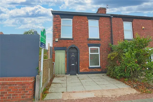 Stockport Road, Denton, M34, photo 1