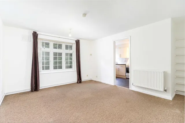 Ashdown Way, London, SW17, photo 2