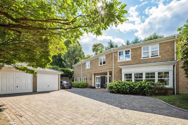 Ruxley Crescent, Esher, KT10, photo 3