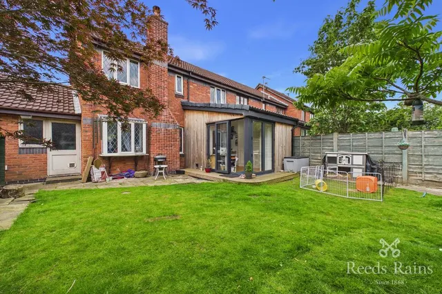 Photo 2 — Beechfield Mews, Hyde, Greater Manchester, SK14