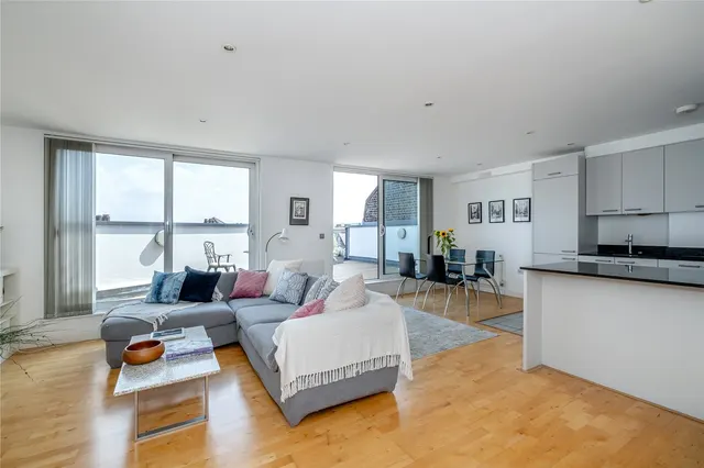 2 bedroom flat — Herne Hill, London, SE24