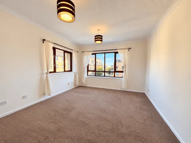 Albion Place, Campbell Park, MK9, photo 3