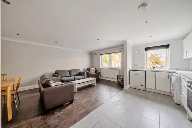 Devonshire Road, London, SW19, photo 2