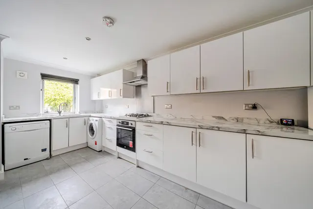 Devonshire Road, London, SW19, photo 1