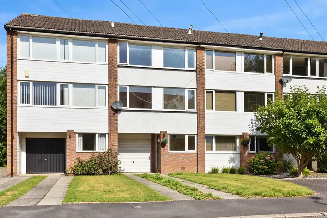 Basle Close, Bramhall, SK7, photo 1