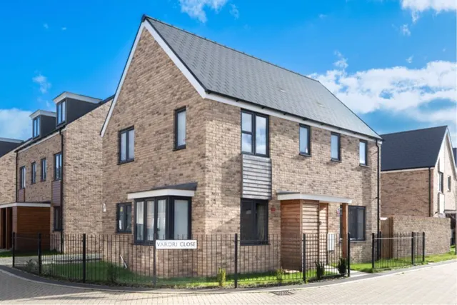 Photo 2 — Vardri Close, Colchester, Essex, CO1