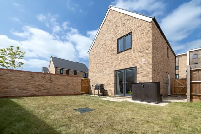 Photo 3 — Vardri Close, Colchester, Essex, CO1