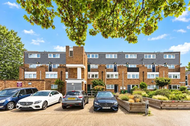 Brooking Road, London, E7, photo 1