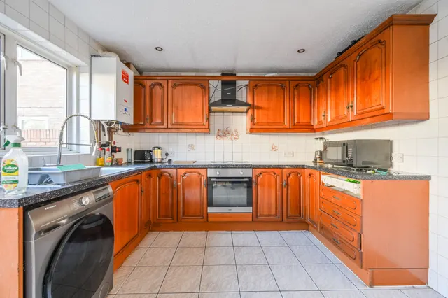 Photo 3 — 68 Atkinson Road, London