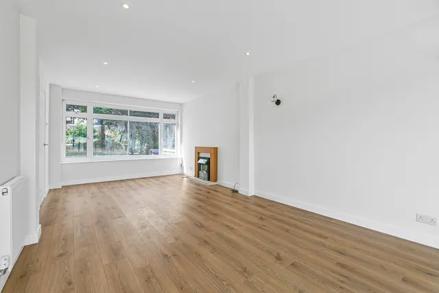 Staines Road East, Sunbury-on-Thames, TW16, photo 2