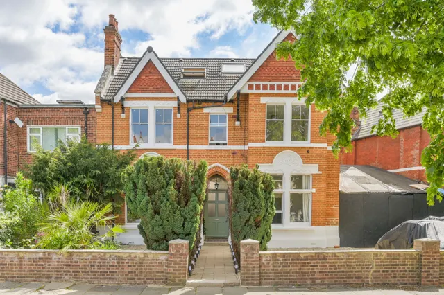 Flat 2a, 34 Mount Park Crescent, London, photo 1