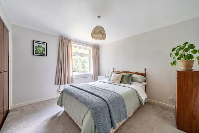 Chartwell Place, Epsom, KT18, photo 2