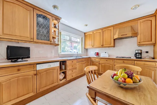 Chartwell Place, Epsom, KT18, photo 3