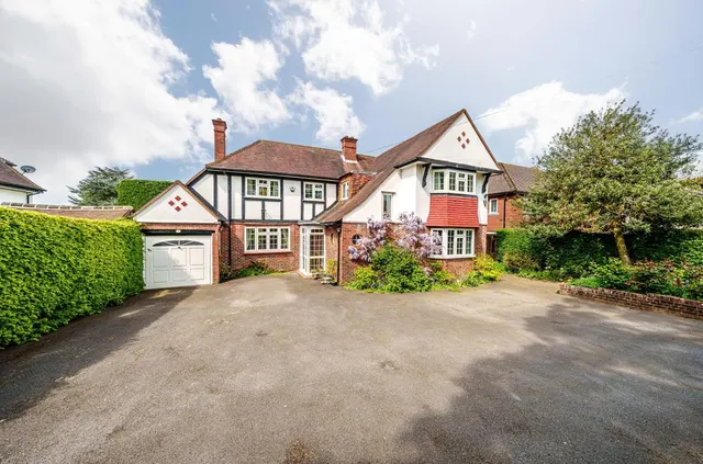 West Drive, Cheam, Surrey, SM2 7NA, photo 1