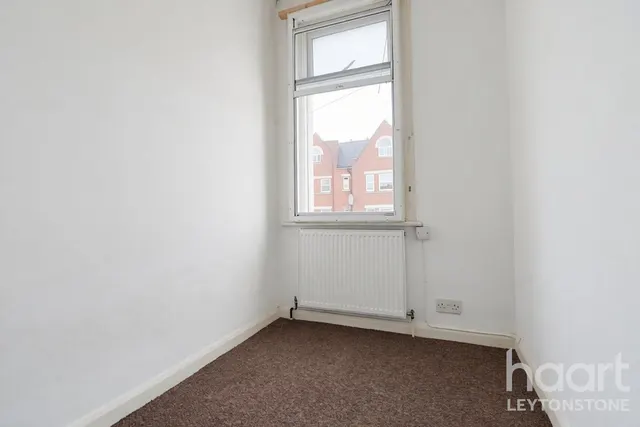 Grove Green Road, E11, photo 2