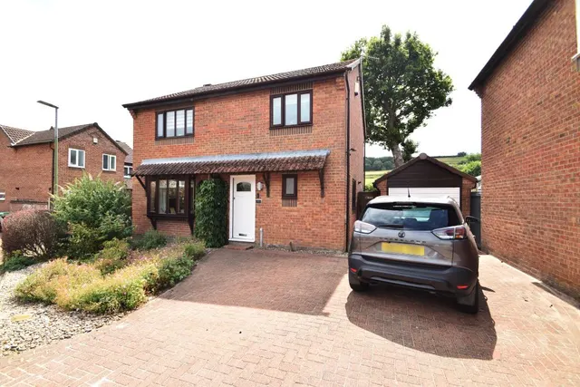 4 bedroom house, Phoenix Close, Langley Park, DH7