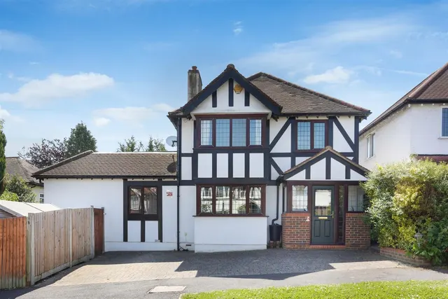 Cosdach Avenue, Wallington, Surrey, SM6 9RA, photo 1