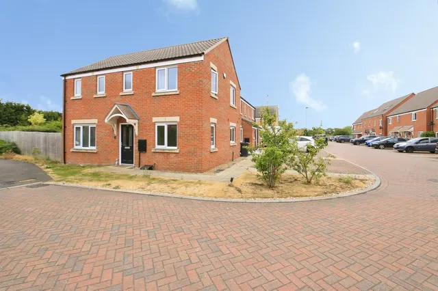 Cornmill Close, Farcet, PE7, photo 1
