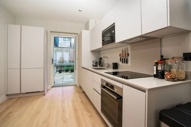 Gruneisen Road, London, N3, photo 3