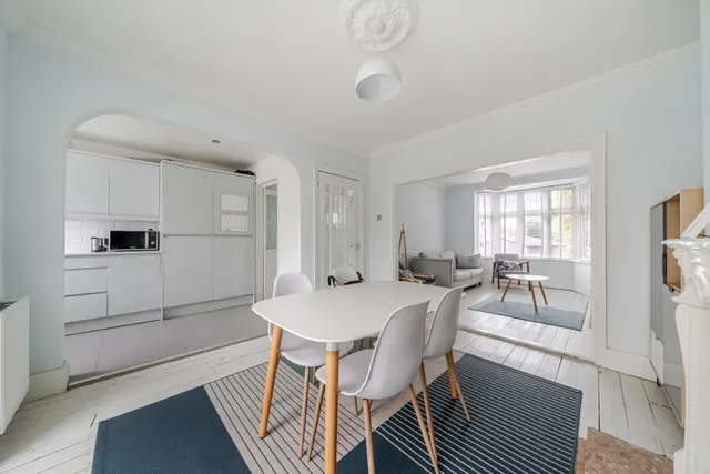 South Park Crescent, London, SE6, photo 1