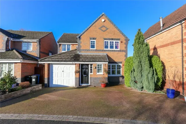 Lavington Avenue, Cheadle, photo 1