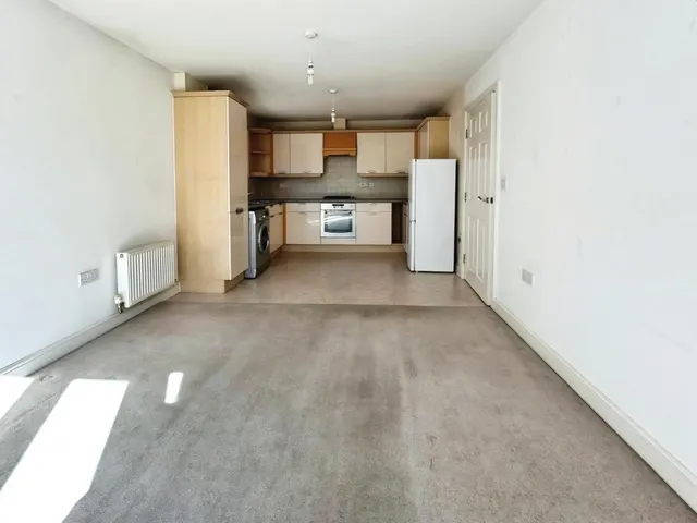 Haverhill Grove, Wombwell, S73, photo 3