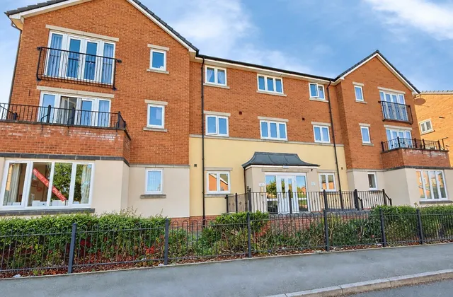 Haverhill Grove, Wombwell, S73, photo 1