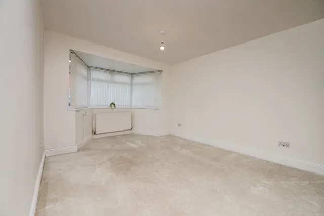 Caslon Crescent, Stourbridge, DY8, photo 2