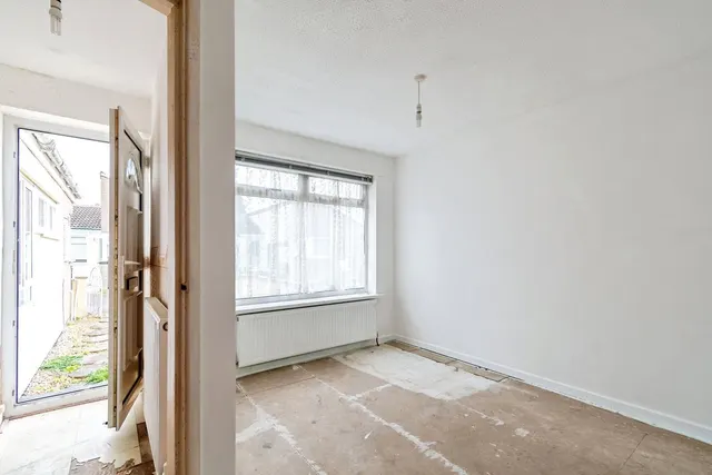 Photo 2 — Woodend, Bristol, Gloucestershire, BS15