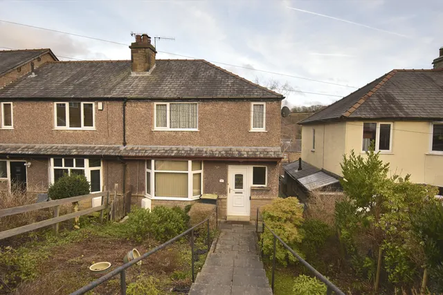 Orchard Avenue, High Peak, photo 1