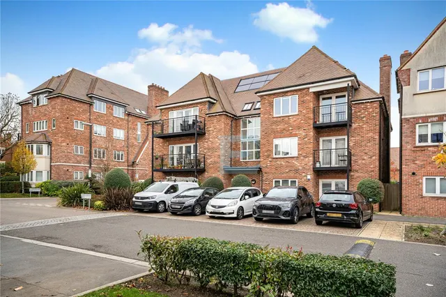 Henry Darlot Drive, Millbrook Park, NW7, photo 1