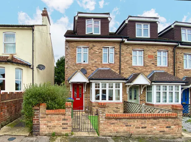 Holly Road, Aldershot, Hampshire, GU12 4SP, photo 1