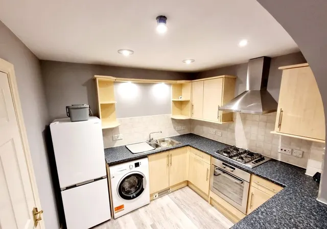 Photo 2 — Holly Road, Aldershot, Hampshire, GU12 4SP