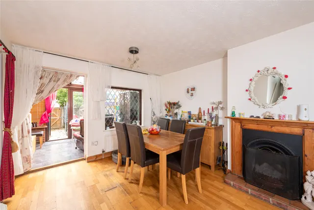 Vicarage Road, Bradwell Village, MK13, photo 1