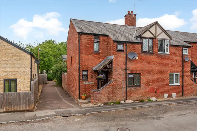 Vicarage Road, Bradwell Village, MK13, photo 2