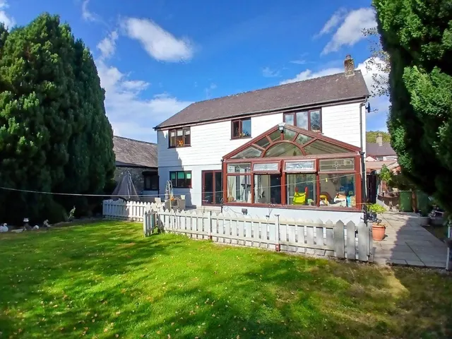 Bethesda, Bangor, LL57, photo 1