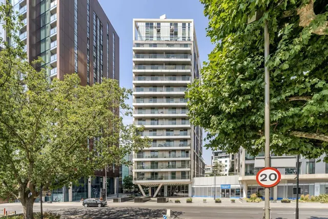 Buckhold Road, SW18, photo 1