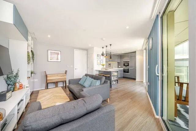 Buckhold Road, SW18, photo 2