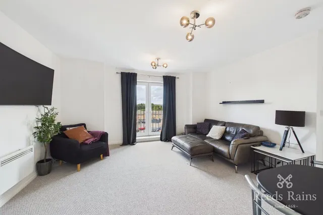 Micklewait Avenue, Crigglestone, West Yorkshire, WF4, photo 1