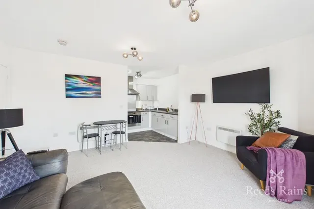 Photo 3 — Micklewait Avenue, Crigglestone, West Yorkshire, WF4