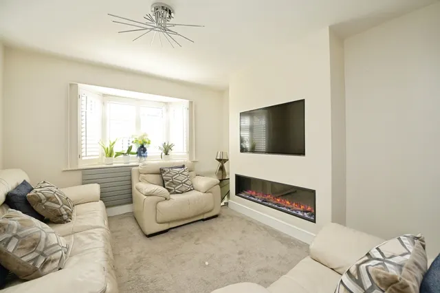 Photo 2 — Silvermere Avenue, Romford, RM5