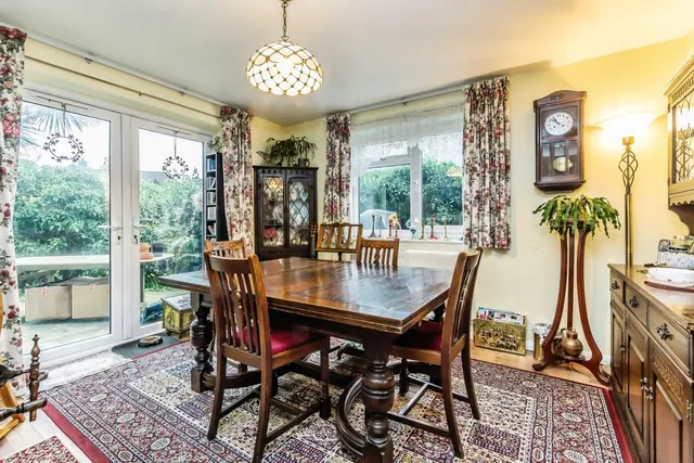 Palmer Close, Storrington, RH20, photo 3