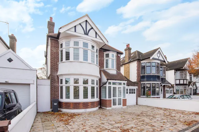 255 Popes Lane, London, photo 1