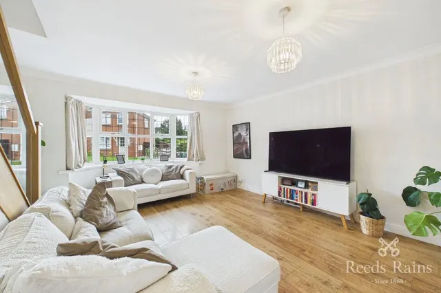 Hollin Drive, Durkar, Wakefield, WF4, photo 1