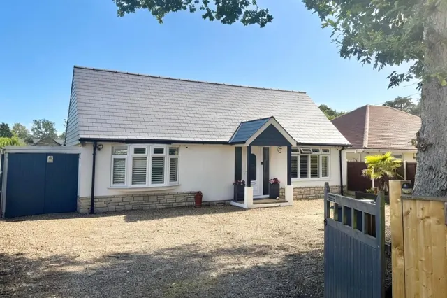 Sandy Lane, St. Ives, BH24, photo 1